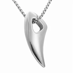 Collana con pendente a corno di toro in acciaio inossidabile punk e catena box argento