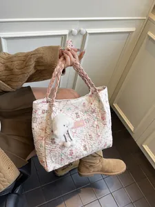 Borsa Tote Trapuntata da Donna con Stampa Orso Cartone Animato Grande Capacità Borsa a Tracolla in Seersucker con Manico Intrecciato Borsa Dolce Studente