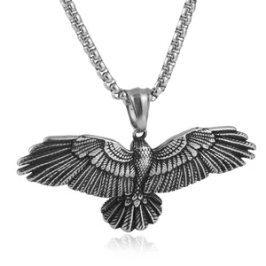 Punk-Stil Edelstahl Adler-Halskette mit Retro-Silber Flügel Anhänger und quadratischer Gliederkette