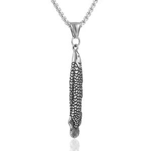 Pendentif poisson arowana en acier inoxydable style punk avec finition argentée rétro et chaîne