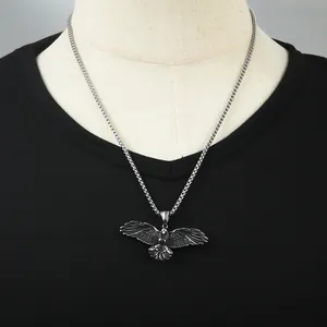 Herren Vintage Punk Edelstahl Adler Anhänger Halskette mit Adlerfeder Details