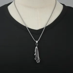 Pendentif poisson arowana en acier inoxydable pour homme avec chaîne blé style rétro