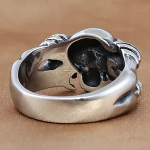 Bague tête de mort vintage en acier inoxydable au style gothique et finition argentée