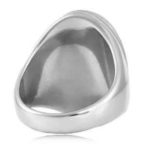Bague large en acier inoxydable argent poli avec finition réfléchissante et structure robuste