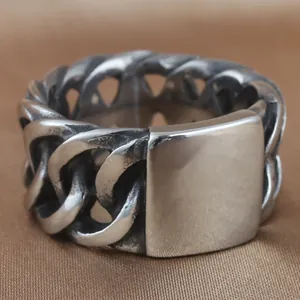 Bague motard vintage en acier inoxydable avec maille gourmette et plaque lisse sur soie