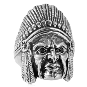 Bague vintage chef indien en acier inoxydable avec coiffe de plumes et cristaux noirs