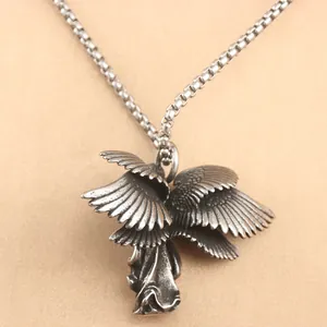 Pendentif ange ailé punk en acier inoxydable avec finition argent vieilli et chaîne box