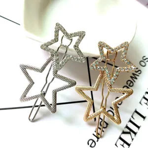 Barrettes étoile géométriques avec strass brillants et texture métallique givrée