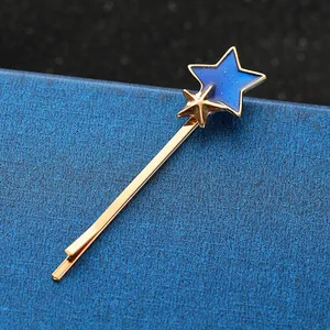 Barrette étoile bleue scintillante avec finition dorée pour un style esthétique japonais