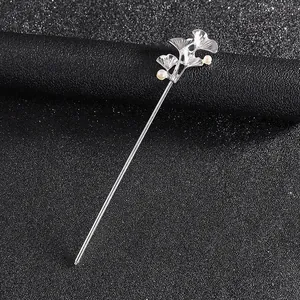 Elegant silver ginkgo leaf hair pin with white pearls for traditional Hanfu styling