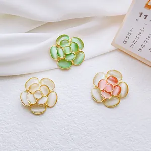 Elegante Broche Anillo de Flor de Camelia con Ojo de Gato Aleación Chapado en Oro Joyería de Moda Para Mujer Accesorios de Ropa Regalo Fiesta