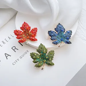 Eleganter Ahornblatt Brosche Aus Zinklegierung Mit Glänzenden Strasssteinen Bunte Kristall Pflanze Nadel Für Damen Schmuck