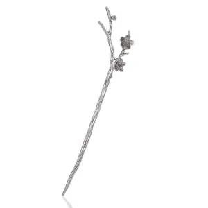 Retro silver alloy plum blossom hair pin with realistic branch texture for Hanfu styling
