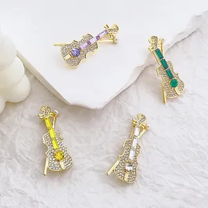 Élégante Broche Violon en Alliage Avec Strass et Künstliche Perle Plaqué Or Cristal Coloré Broche Pour Femmes Bijoux