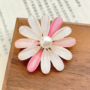 Elegant Sunflower Daisy Brooch For Women Gold Plated Alloy Resin Petal Imitation Artificial Pearl Pin For Clothes Scarf Buckle Anti-exposure Jewelry Gift