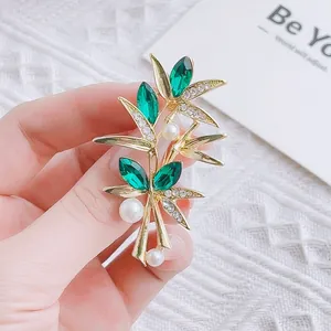 Broche Feuille de Bambou en Alliage de Zinc Vintage Avec Cristal Vert Émeraude Fausse Künstliche Perle Strass Bijoux Pour Femme