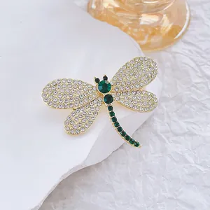 Élégante Broche Libellule Avec Cristal Vert Émeraude et Strass Étincelants Broche en Alliage Plaqué Or Vintage pour Bijoux de Mode Femme