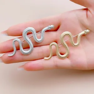 Spilla in Lega a Forma di Serpente Vintage Donna Uomo Trama Animale Placcata Oro Argento Gioielli di Moda per Completo