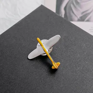 Spilla ad Aereo in Smalto alla Moda in Lega di Zinco per Abito Semplice Forma di Aereo Gioielli per Donna Uomo Tono Oro Argento