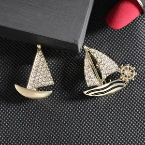 Spilla Barca a Vela in Lega di Zinco alla Moda Con Strass Brillanti e Smalto Spilla da Bavero Nautica per Uomo Donna Accessori Abbigliamento Regalo