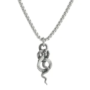 Retro punk slang hanger ketting van zilver roestvrij staal met gedetailleerde schubbentextuur