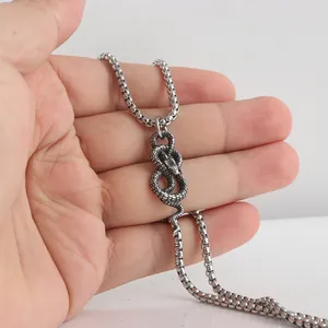 Punk stijl roestvrijstalen slang hanger ketting met gedetailleerde schubben voor mannen