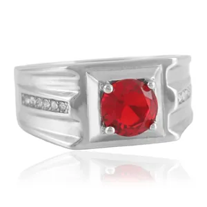 Anillo punk de acero inoxidable con gema roja facetada y cristales en los laterales
