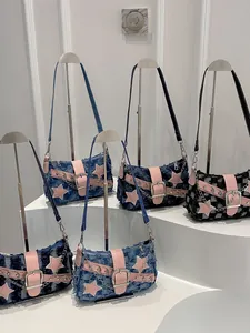 Sacs à bandoulière Y2K en denim avec patchs d'étoiles et chaînes métalliques