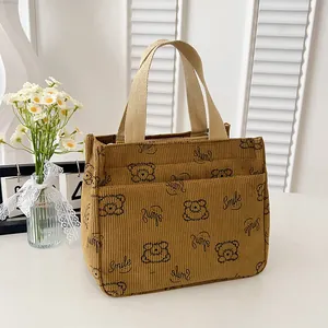 Khaki Cord-Tragetasche mit Bärenprint und robusten Griffen für Alltag und Büro