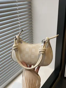 Mode-Hobo-Tasche mit Karomuster in Creme und Hellbraun mit elegantem Knotengriff