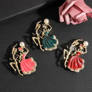Élégante Broche de Couple Dansant en Alliage Émail Strass Künstliche Perle Épinglette Mode Danseur de Salon Corsage pour Femmes Banquet Bijoux