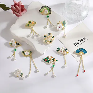 Nuevo Broche Pipa Abanico con Borla de Esmalte Vintage Estilo Chino Con Imitación de Perla Artificial Aleación Floral Mariposa Pin Joyería Para Mujer