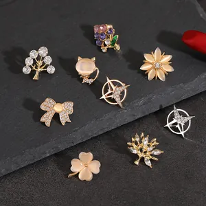 Exquisite Zinc Alloy Rhinestone Cat Eye Brooch Pin For Men Women Suit Dress Mini Collar Pin Anti-exposure Fashion Jewelry