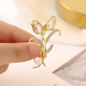 Broche Élégante Fleur de Tulipe Avec Zircon Strass et Künstliche Perle d'Imitation Plaqué Or Alliage de Zinc Pour Femme Accessoire