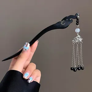Elegante horquilla de ébano con borlas plateadas para peinados estilo Hanfu