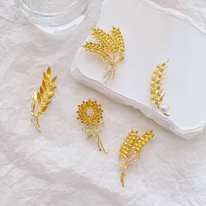 Spilla a Forma di Spiga di Grano Oro di Lusso Moda Elegante Strass Girasole Spilla Per Donne Matrimonio Banchetto Fibbia per Sciarpa Gioielli in Lega