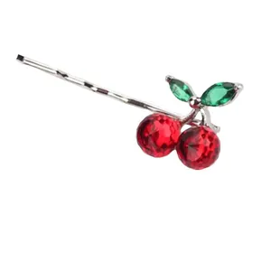 Coffret de trois pièces avec pinces à cheveux et élastiques cerise en cristal rouge élégant