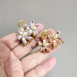Détails de petites pinces à cheveux fleur en cristal violet et rose dorées