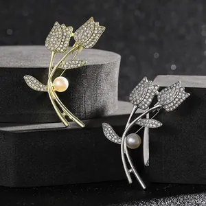 Elegant Tulip Flower Artificial Pearl Rhinestone Brooch Inlaid Zinc Alloy Corsage For Women Fashion Wedding Banquet Dress Jewelry