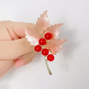 Vintage Enamel Maple Leaf Brooch For Women Zinc Alloy Pink Leaf Red Berries Elegant Clothing Pin Anti-exposure Jewelry Gift