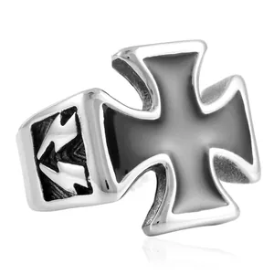 Bague pour Homme en Acier Inoxydable Croix de Fer Émail Noir Détails Éclair Gothique Punk Biker Rétro Bijoux Cadeau