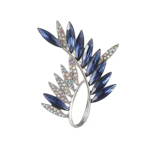 Edle silberne Blattform-Brosche mit tiefblauen Kristallen und Strass für elegante Anzüge