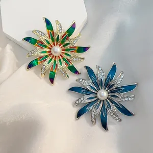 Elegante Sonnenblumen-Brosche mit buntem Emaille, Perlen und funkelnden Strasssteinen
