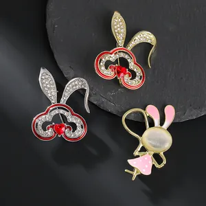 Broche Lapin Animal Mignonne pour Femmes Alliage Strass Émail Cœur Épinglette Style Chinois Bijoux Cadeau