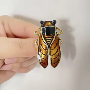 Vintage Zinc Alloy Cicada Insect Brooch For Men Women Amber Enamel Drip Oil Gold Metal Animal Pin Jewelry Accessory
