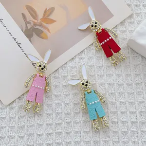 Exquisito Broche de Conejo de Dibujos Animados con Diamantes de Imitación para Mujer Lindo Alfiler de Animal con Perla de Imitación Esmalte Joyería de Aleación de Zinc para Decoración de Bolsos Ropa