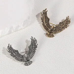 Vintage Zinc Alloy Eagle Brooch Pin For Men Women Retro Winged Animal Corsage Antique Metal Lapel Pin Jewelry Accessory