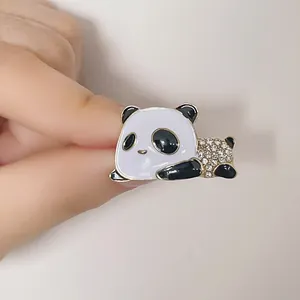 Broche Animal Panda Mignon Alliage de Zinc Émail Strass Incrusté Plaqué Or Épinglette Panda Dessin Animé Femme Homme Bijoux