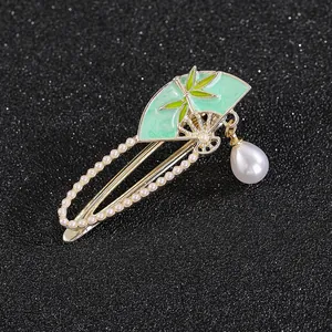 Vintage Chinese Style Fan Shape Hair Clip With Bamboo Leaf Pattern Gold Metal Faux Artificial Pearl Tassel Duckbill Clip For Women