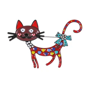 Charmante broche chat de dessin animé avec motifs de cœur et nœud décoré de strass